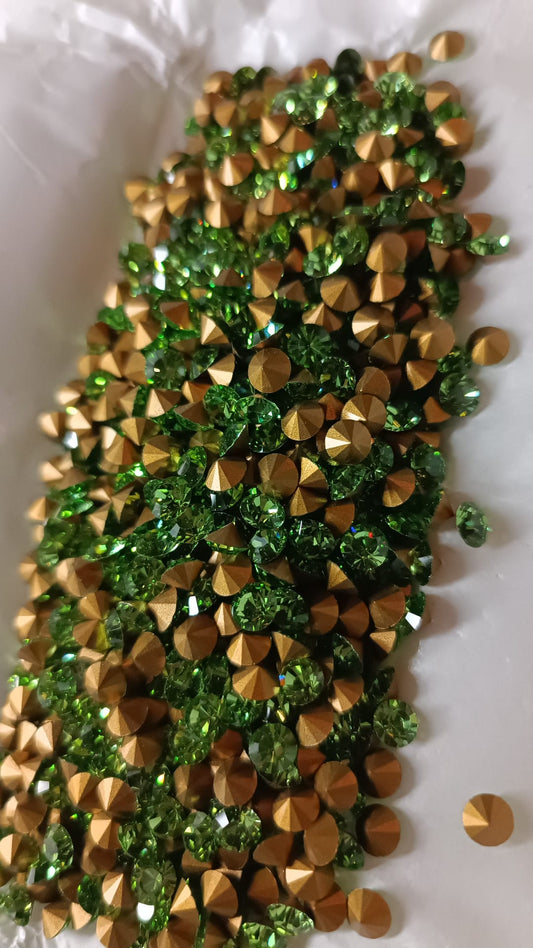 Swarovski® Chaton Vintage Peridot Gold Foiled SS24