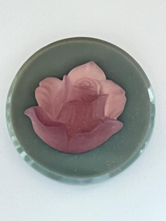 1084 Vintage Kunststoff Round Geprägter Cabochon 40mm