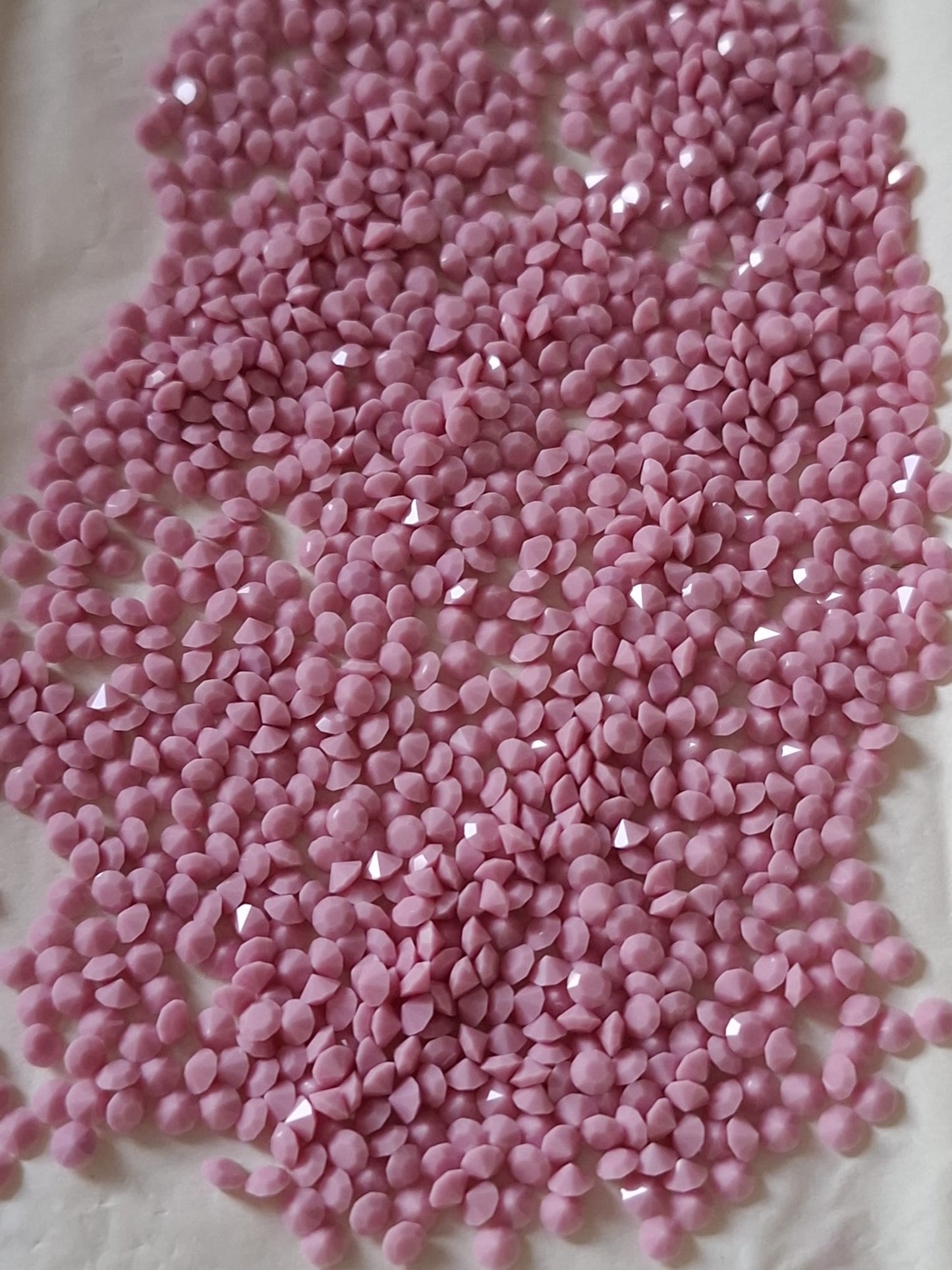 Swarovski® Chaton Vintage Opaque Rose Unfoiled PP24