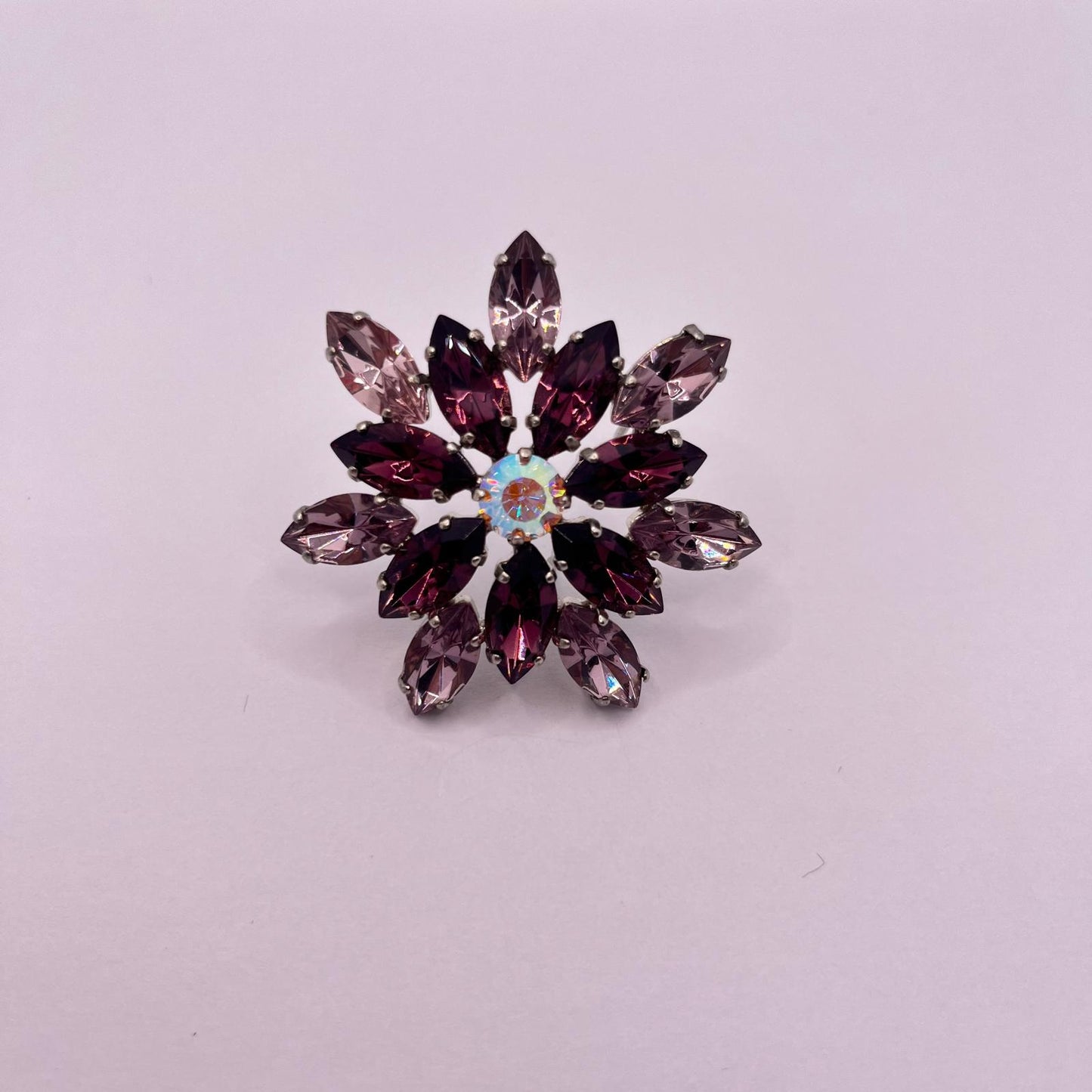 8931 Vintage Swarovski Kristallen Brosche 47mm