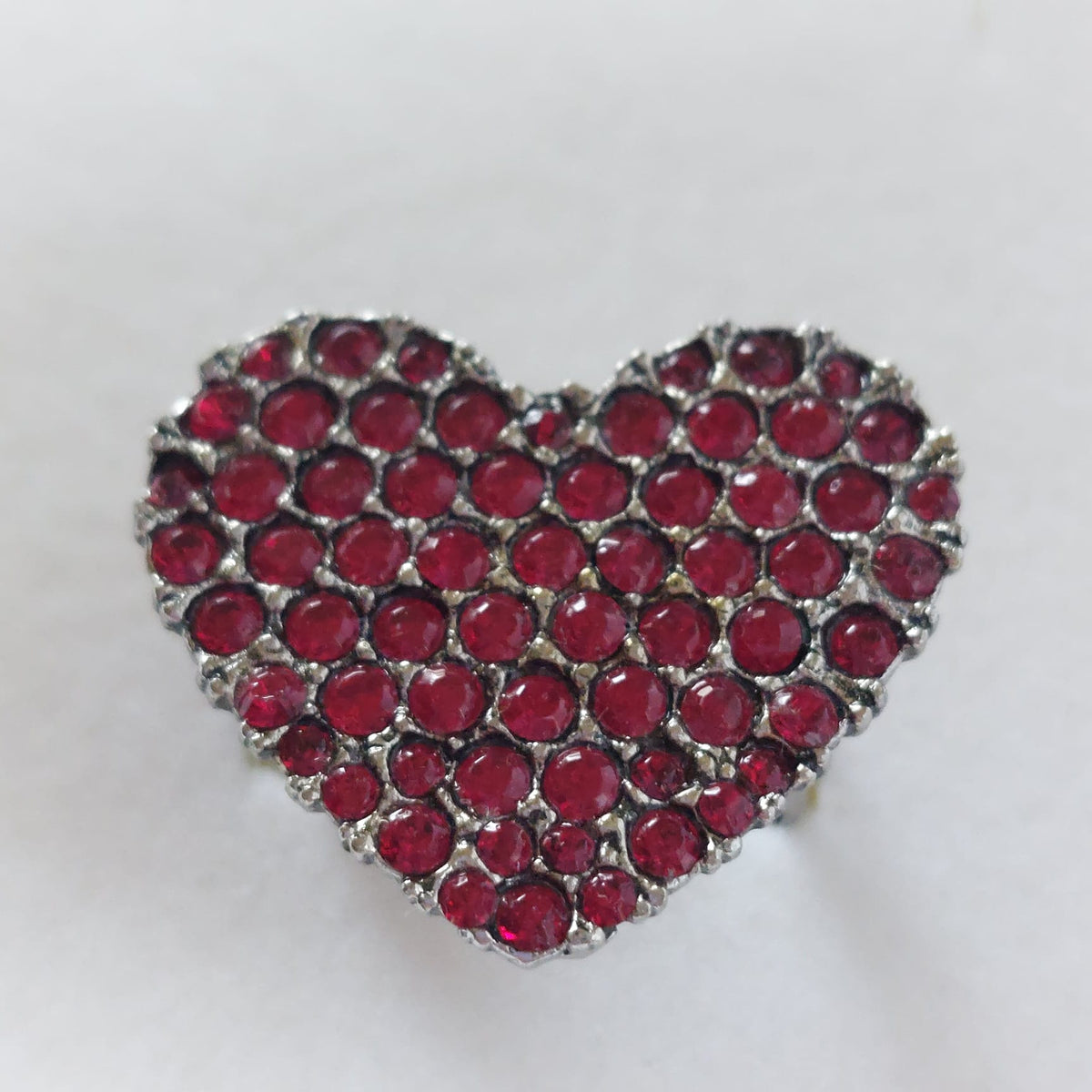 9811 Vintage Ring made with  Swarovski Kristallen 30x25mm