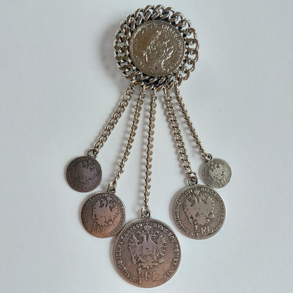 Medaillon Dirndl-Schürzenstecker 11,8cm