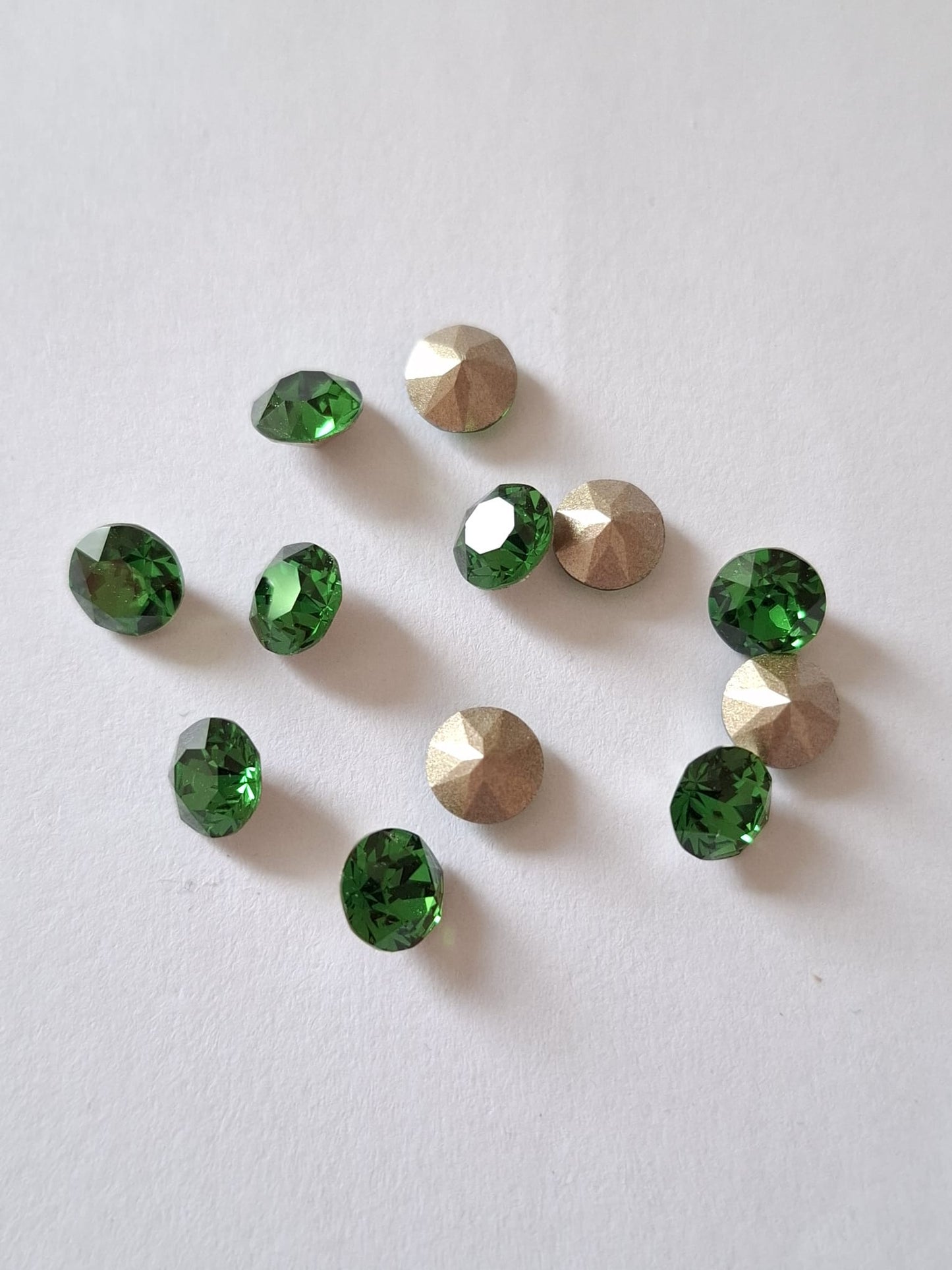 Swarovski® Chaton Dark Moss Green SS29