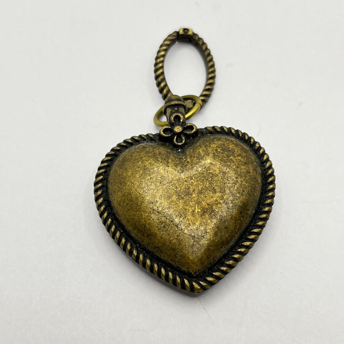1161 Vintage Trachtenschmuck Herzanhänger 66mm
