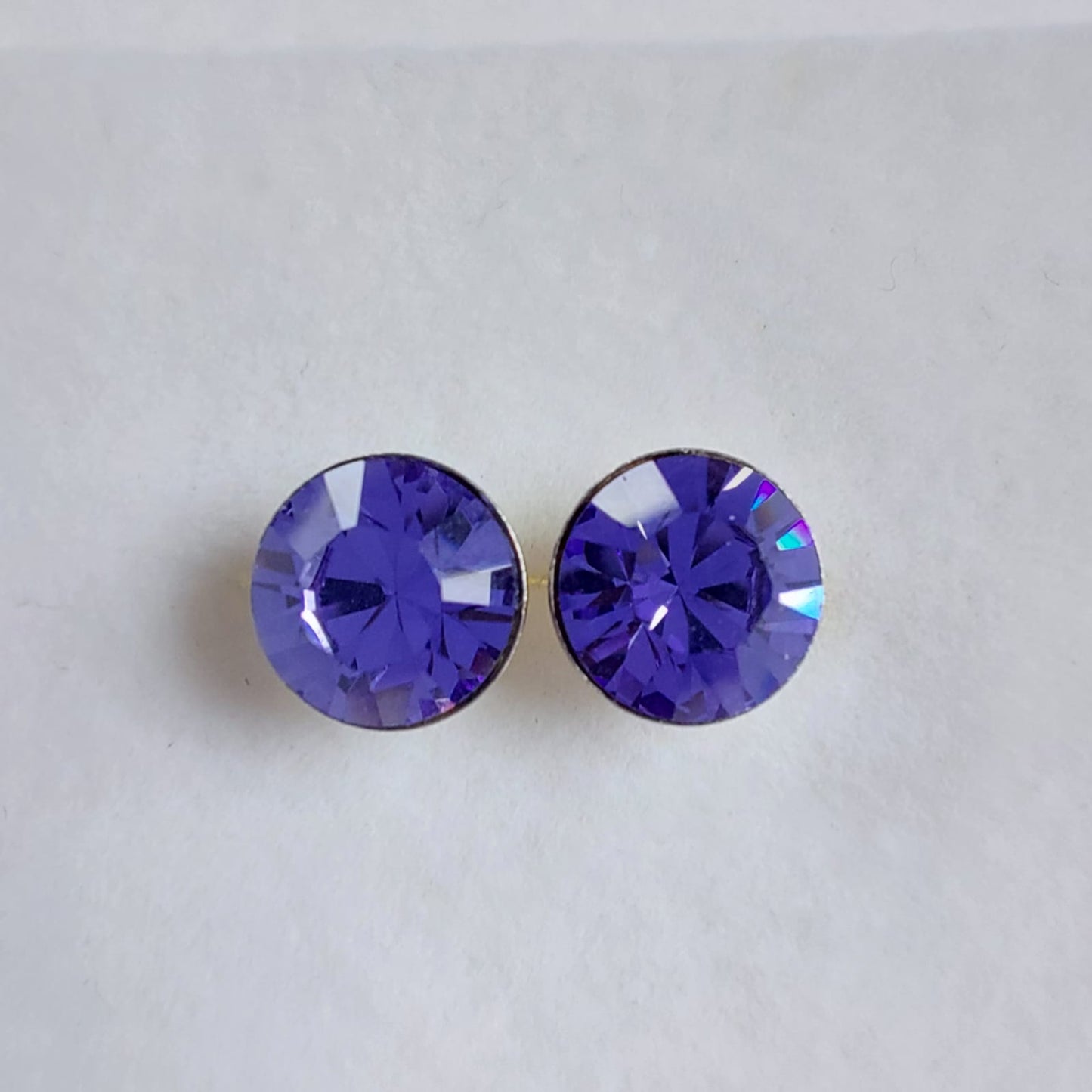 3658 Vintage Ohrringe mit Swarovski Kristallen 9mm