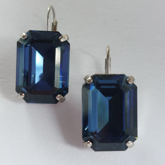 3698 Vintage Ohrringe mit Swarovski Kristallen 17x12mm