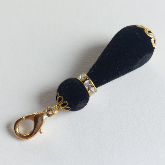 Samt Accessoire-Anhänger mit Swarovski Kristallen 62mm