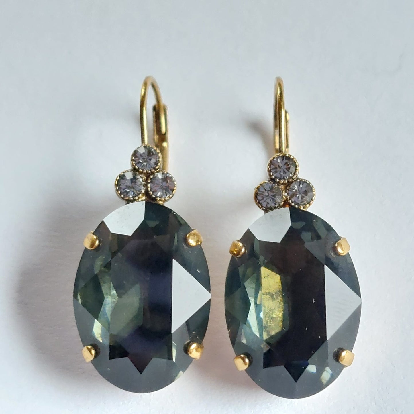 3622 Vintage Ohrringe mit Swarovski Kristallen 30mm