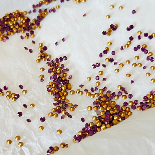 Swarovski® Chaton Vintage Amethyst Gold Foiled PP13