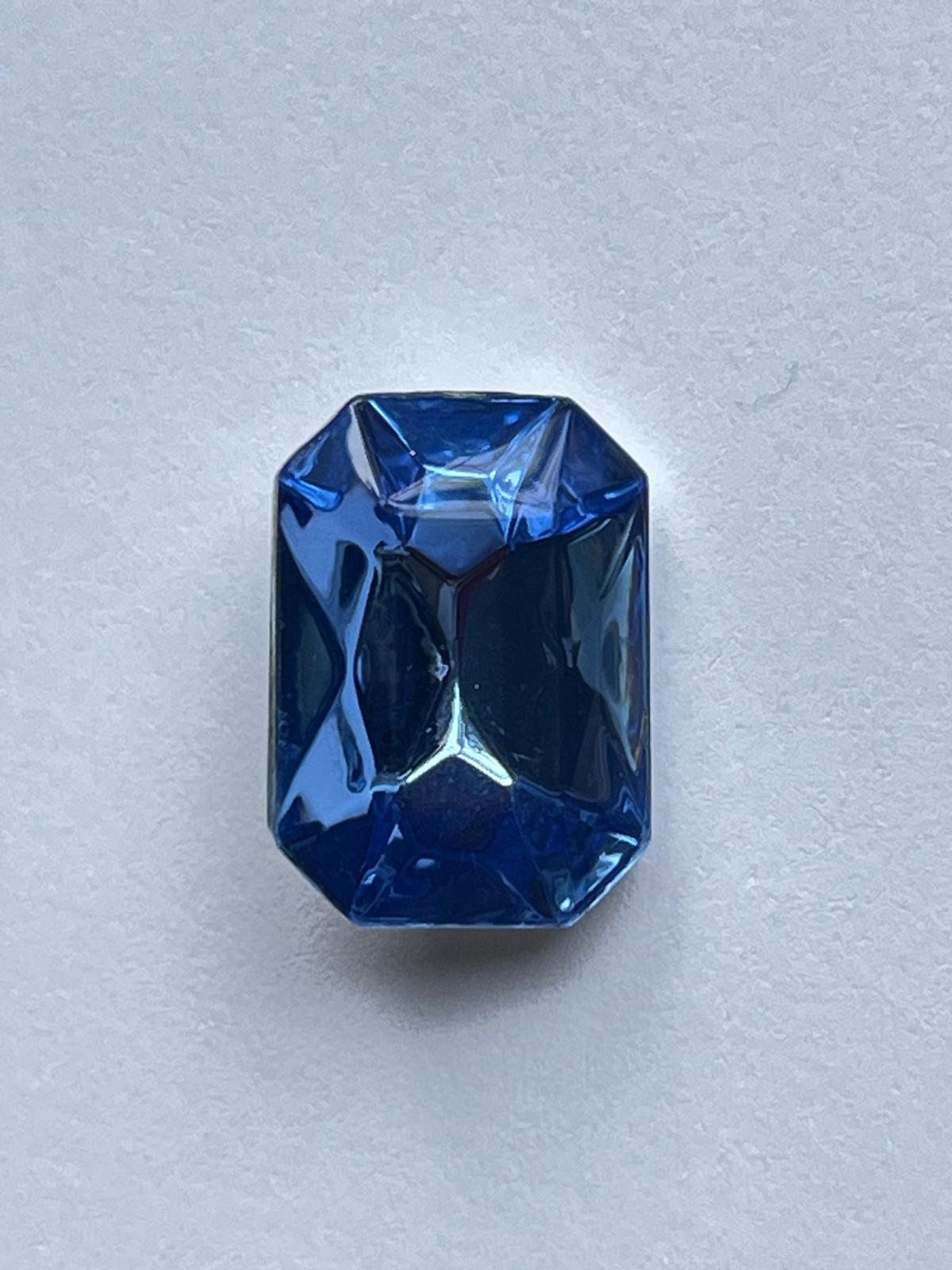 1017 Vintage Kunststoff Octagon Crystal Cut 12mm