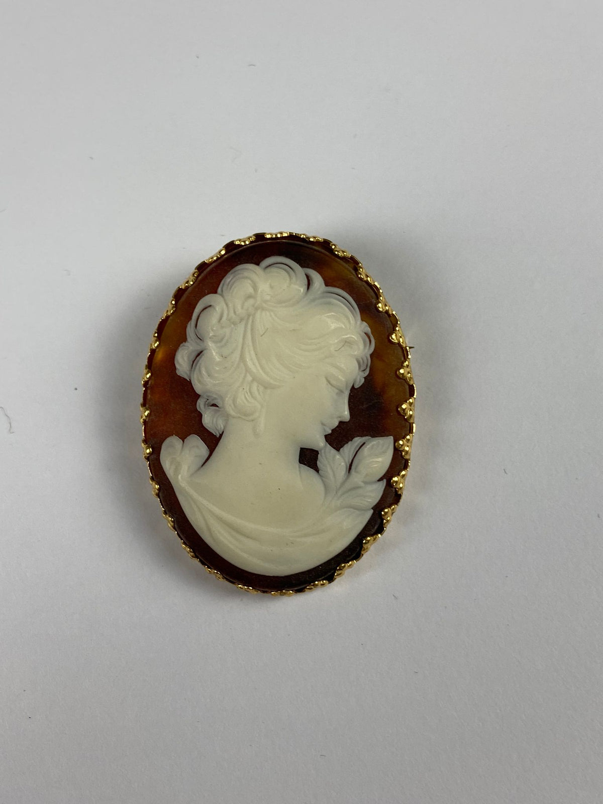 8236 Vintage Camee Brosche 31x41mm
