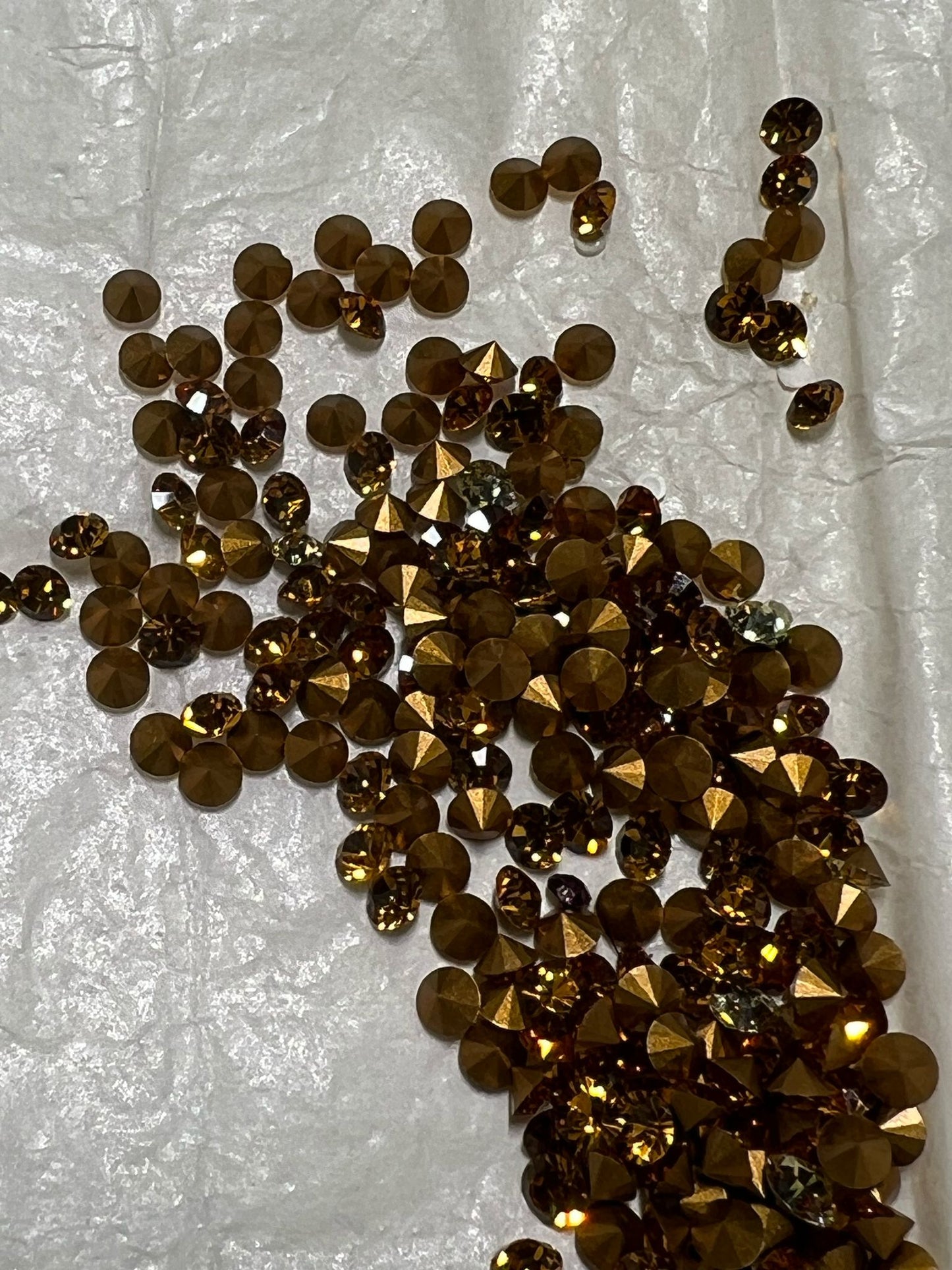 Swarovski® Chaton Vintage Topaz Gold Foiled PP29