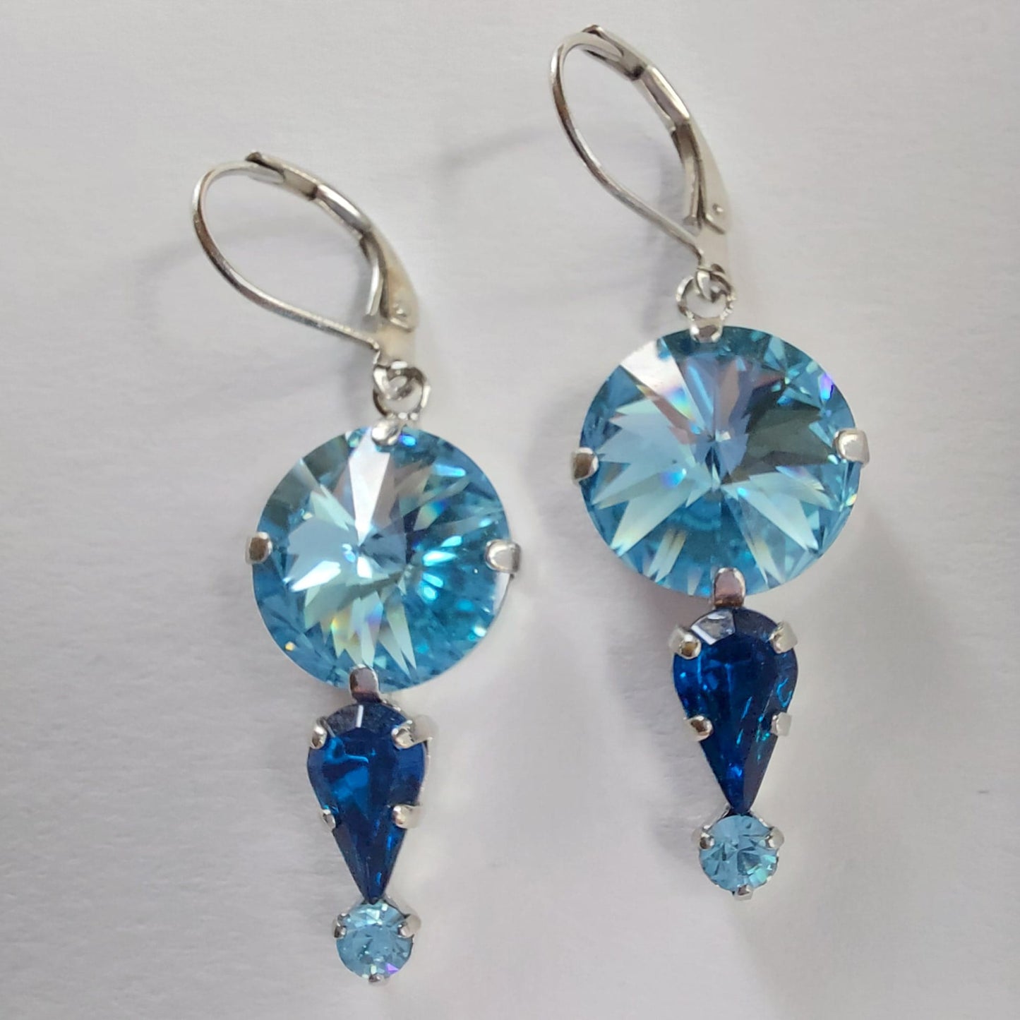 3596 Vintage Ohrringe mit Swarovski Kristallen 45mm