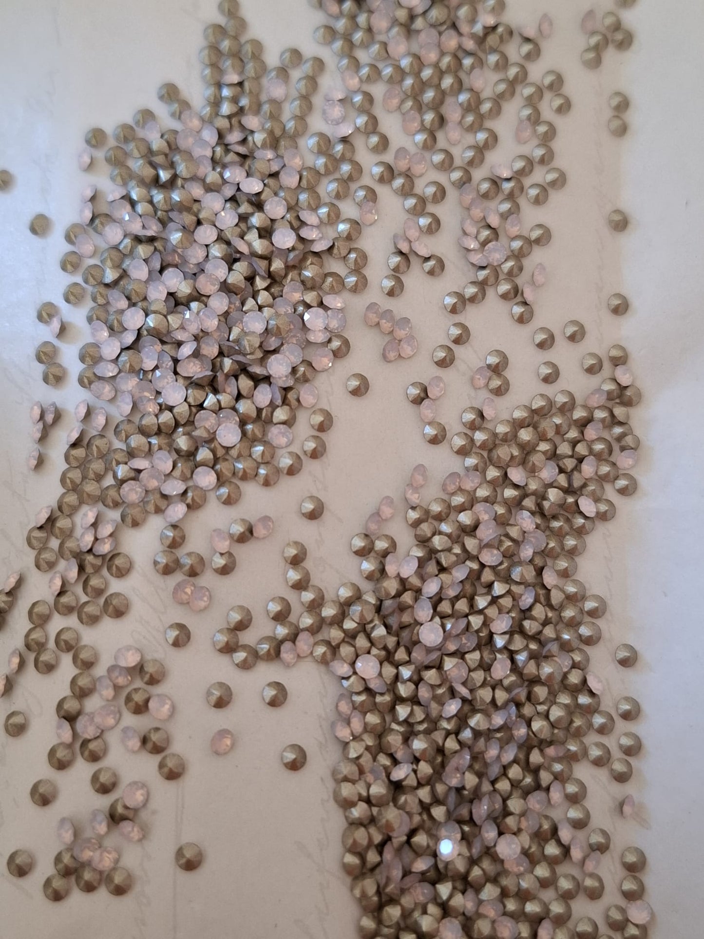 Swarovski® Chaton Rose Water Opal PP18