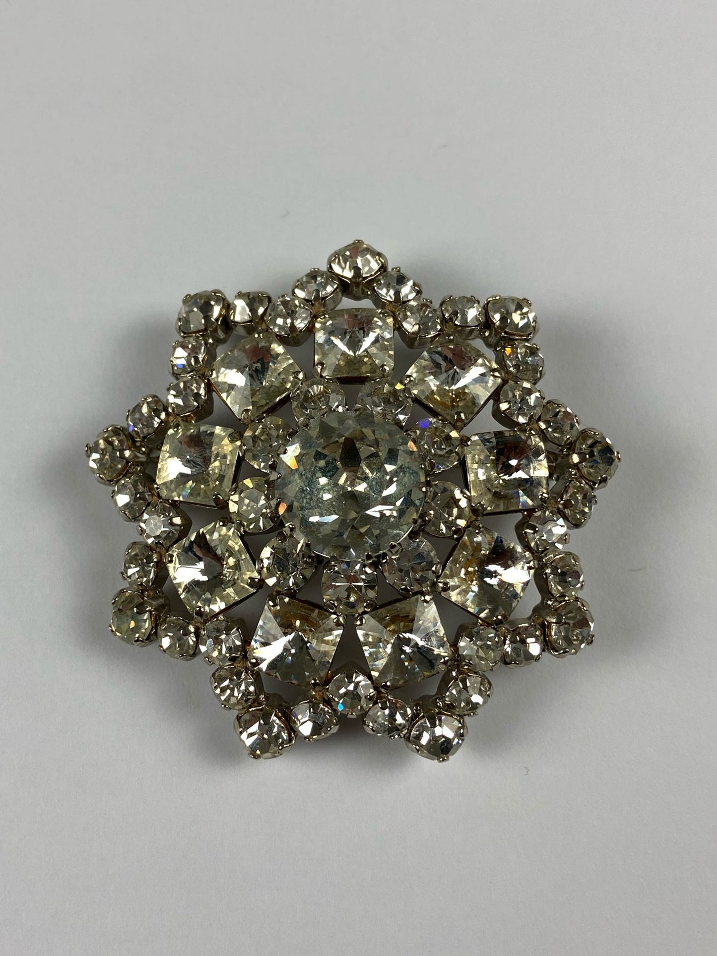 8638 Vintage Swarovski Kristallen Brosche 55mm