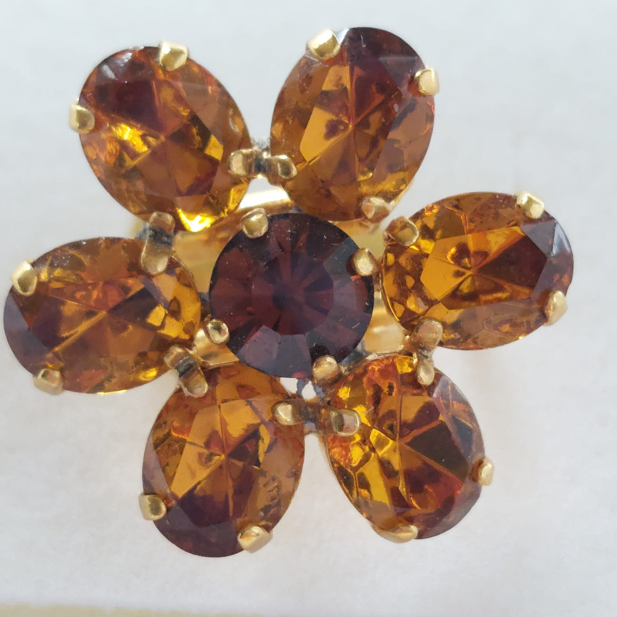 9828 Vintage Ring made with Swarovski Kristallen 28mm