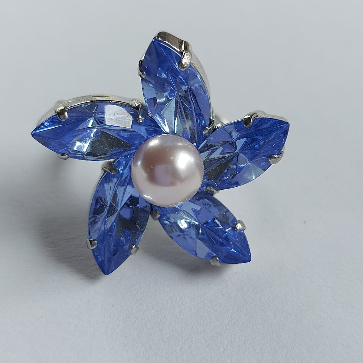 9846 Vintage Ring made with Swarovski Kristallen 30mm