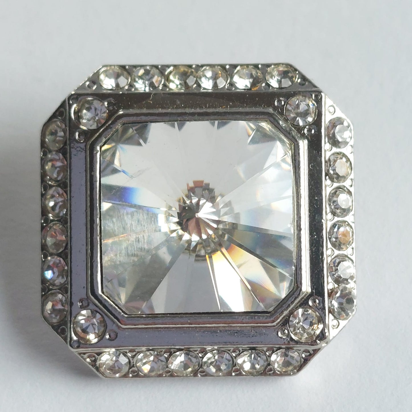 4066 Knopfe mit Swarovski Kristallen 31,5mm