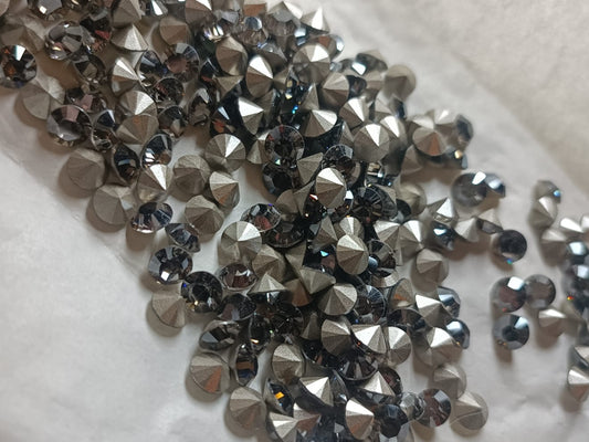 Swarovski® Chaton Vintage Satin Silver Foiled SS29