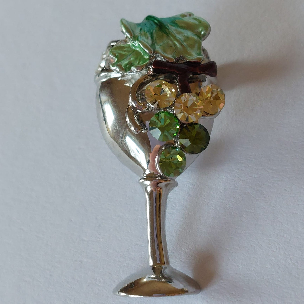 8955 Vintage Wein Brosche made with Swarovski Kristallen