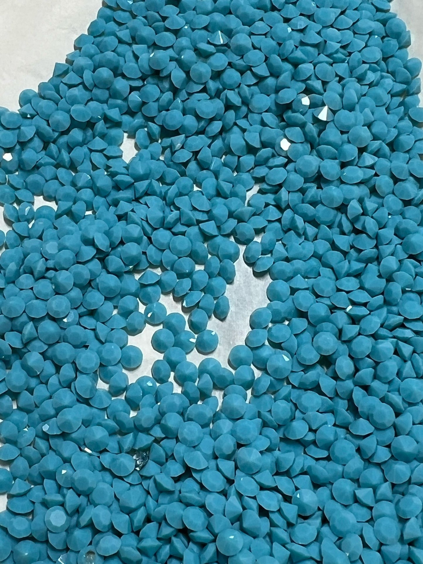 Swarovski® Chaton Vintage Turquoise Gold Foiled PP29