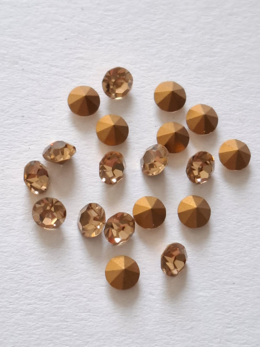 Swarovski® Chaton Vintage Light Colorado Topaz Gold Foiled SS24