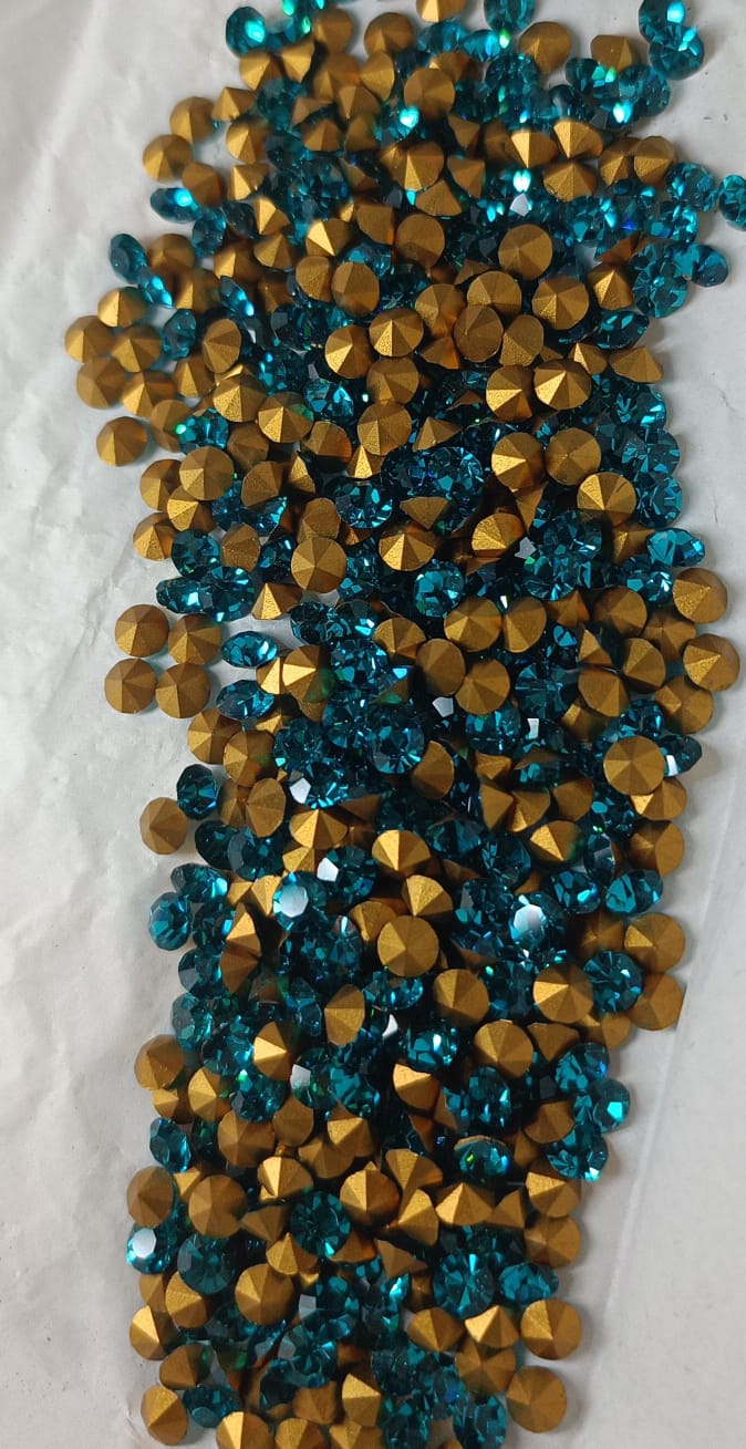 Swarovski® Chaton Vintage Blue Zircon Gold Foiled SS19