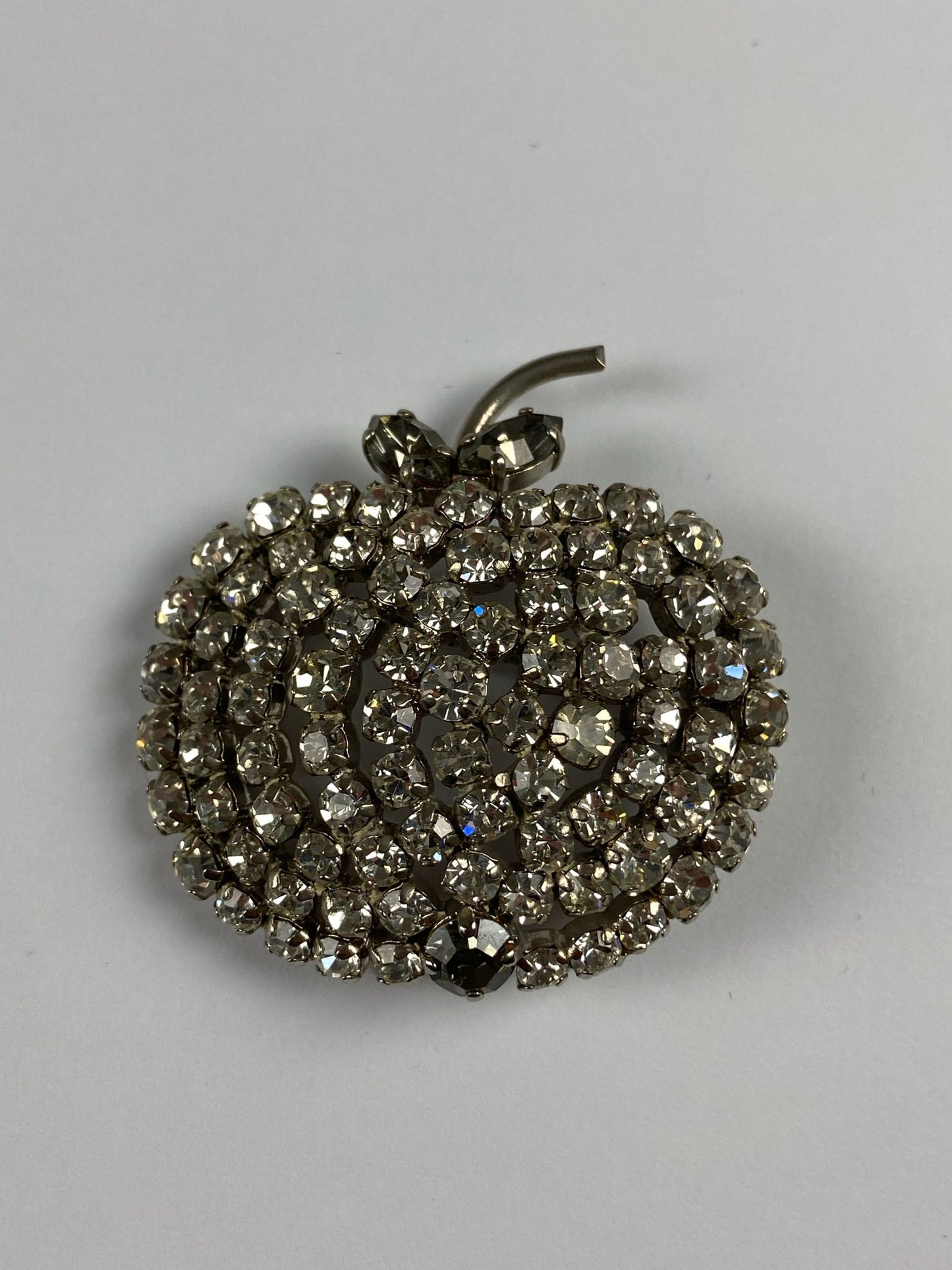 8723 Vintage Swarovski Kristallen Brosche 42mm