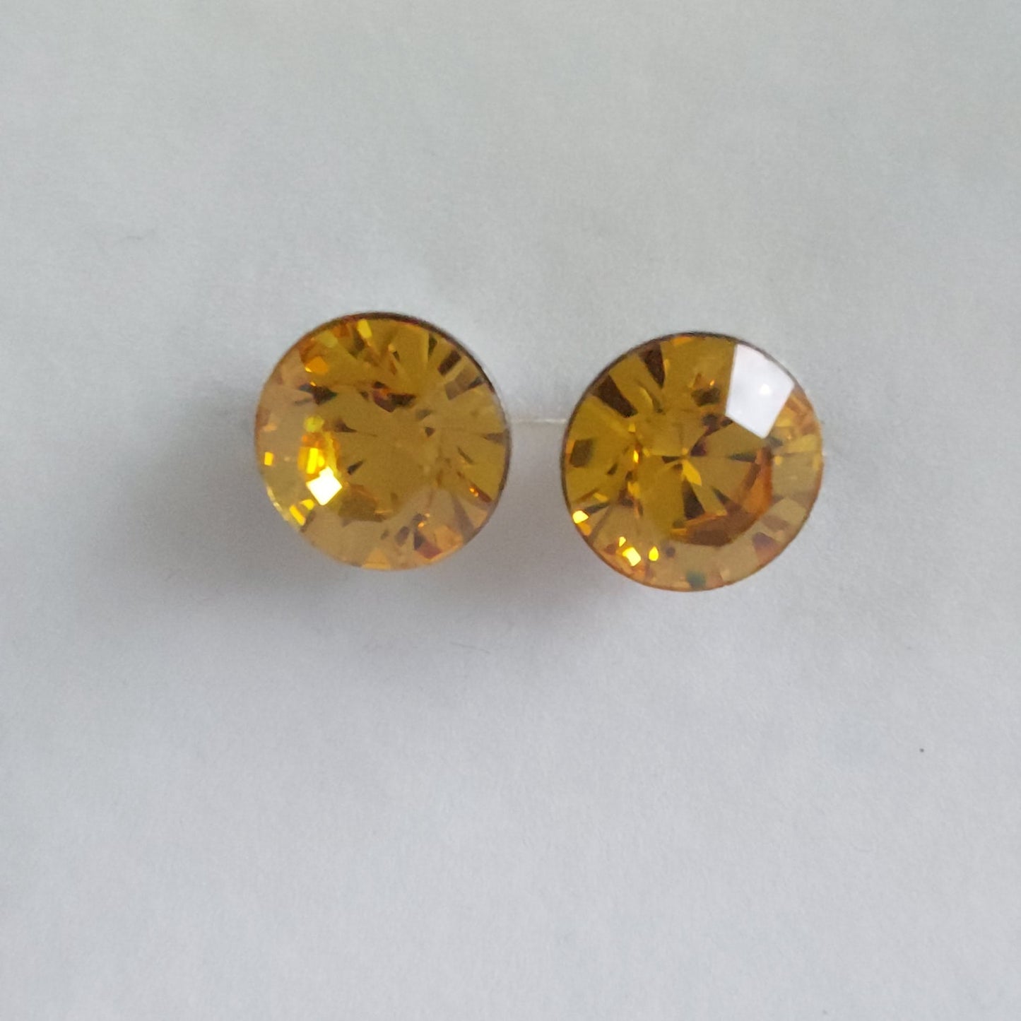 3173 Vintage-Ohrringe mit Swarovski Kristallen 9mm