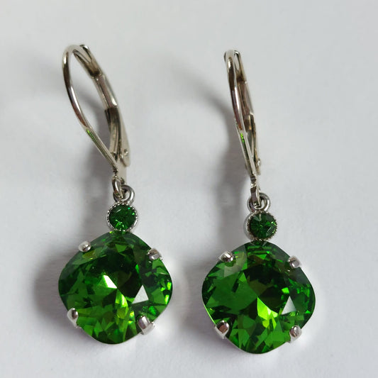 3605 Vintage Ohrringe mit Swarovski Kristallen 30mm