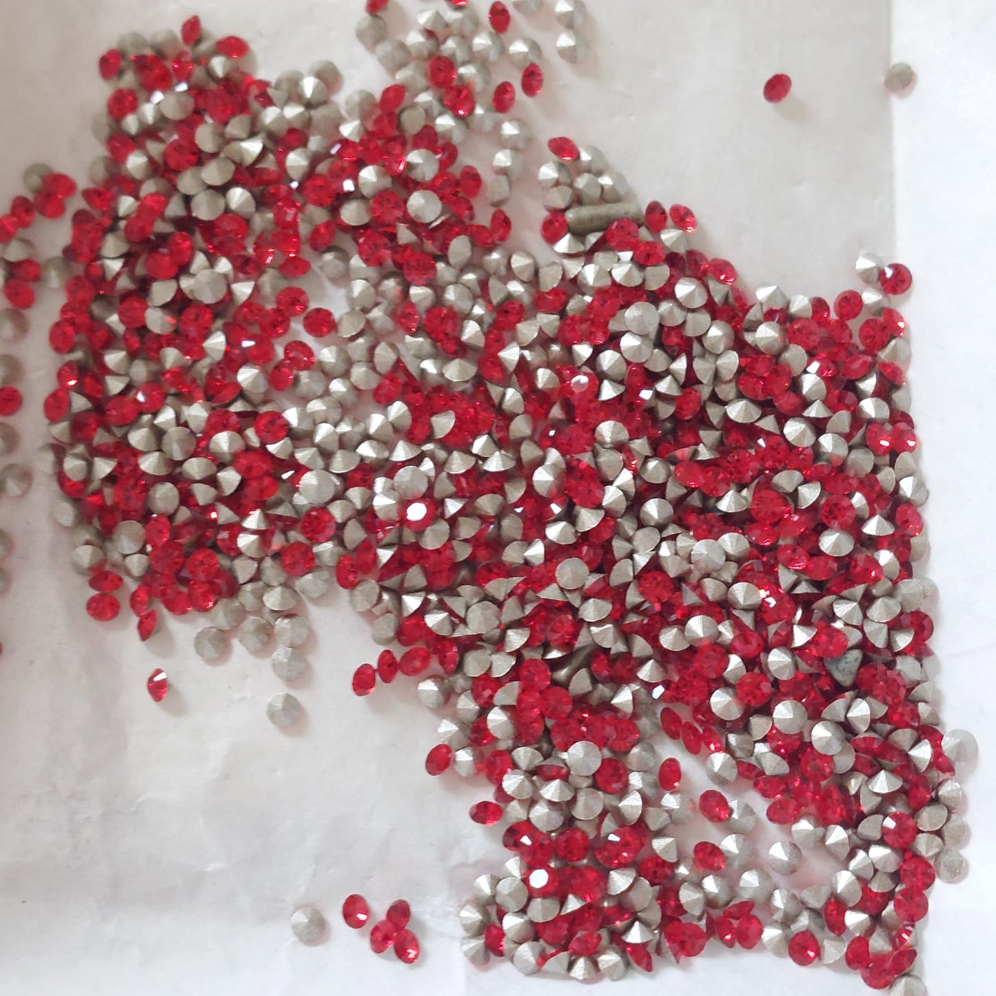 Swarovski® Chaton Light Siam PP17