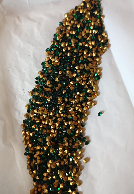 Swarovski® Chaton Vintage Emerald Gold Foiled PP21