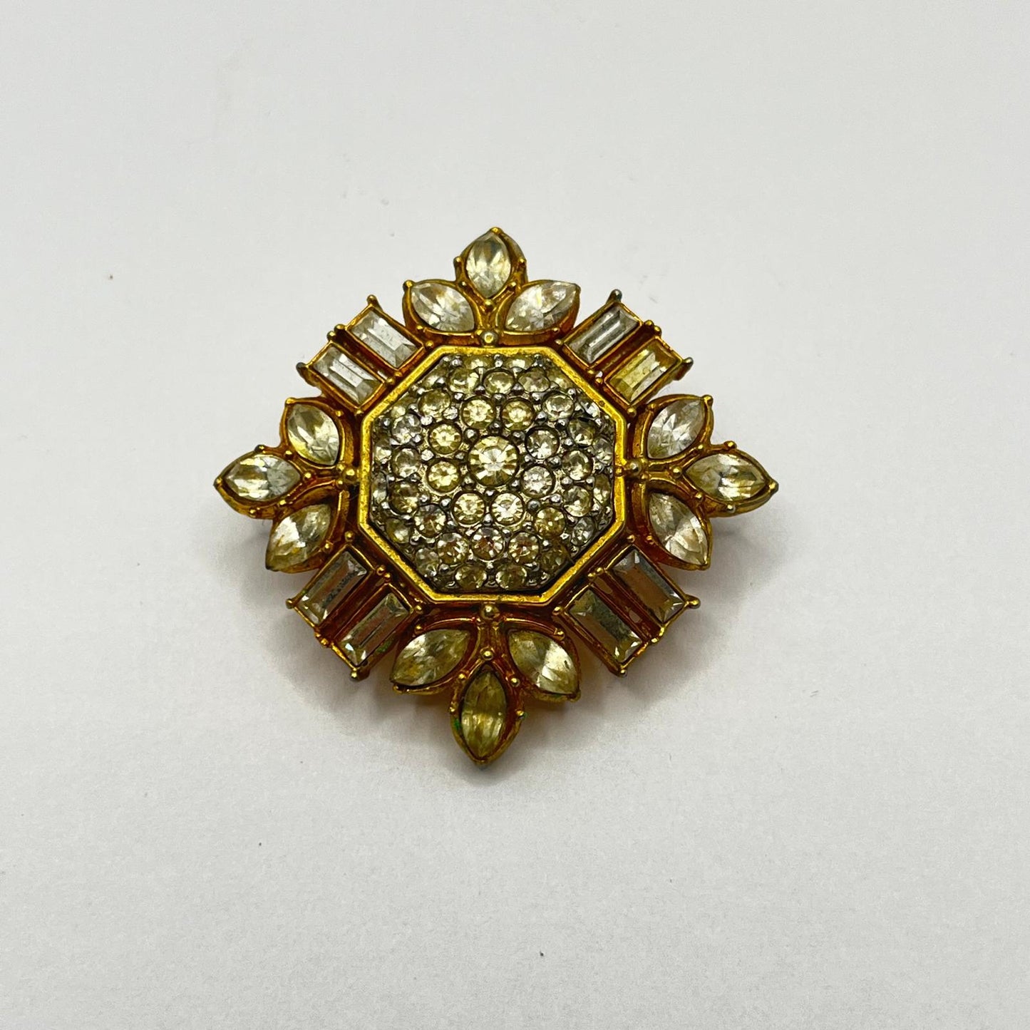 8837 Vintage Swarovski Kristallen Brosche 30mm