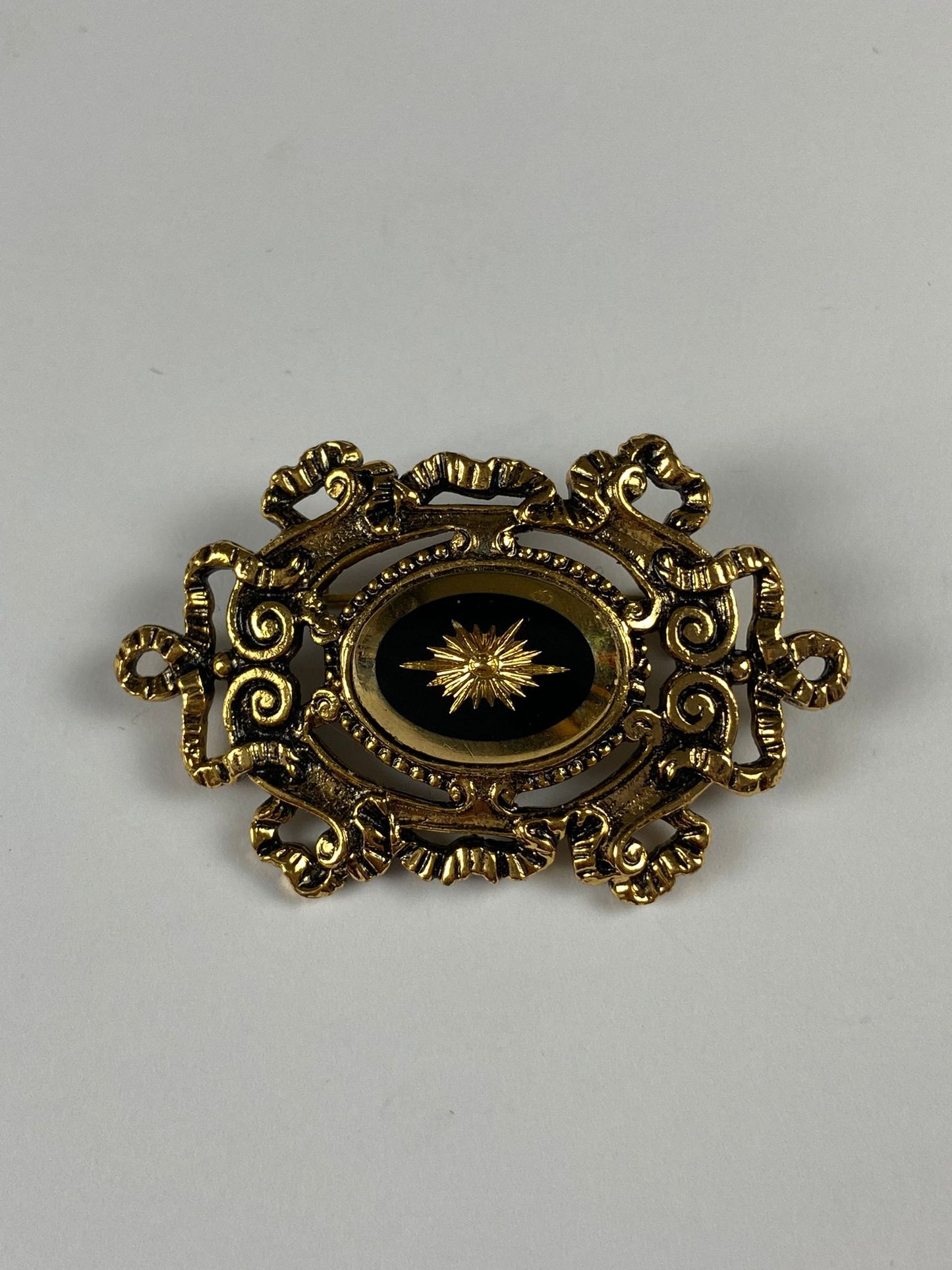 8222 Vintage Emaille Brosche 50,5x32mm