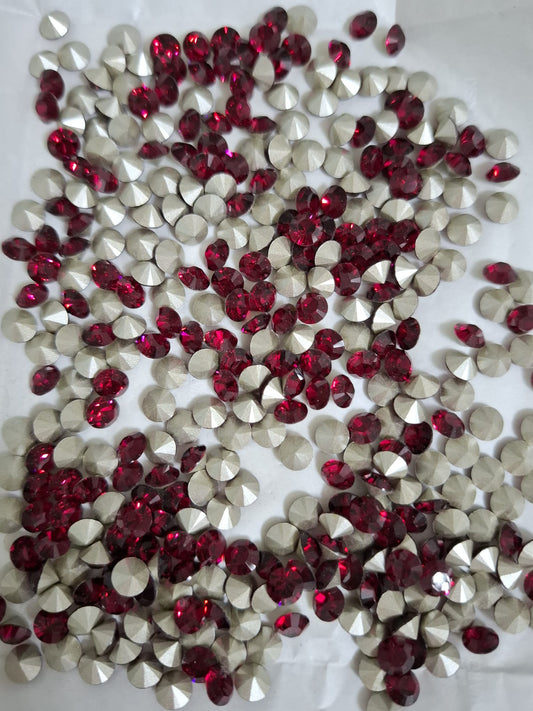 Swarovski® Chaton Ruby SS29