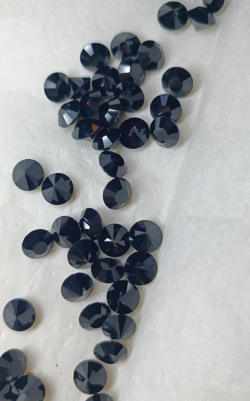 Swarovski® Chaton Vintage Jet Unfoiled SS34