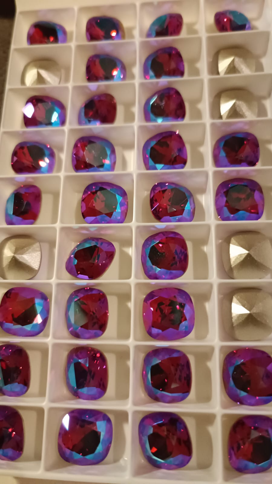 Swarovski® Fancy Cushion Square Fuchsia Blue Aurore Boreale 12mm