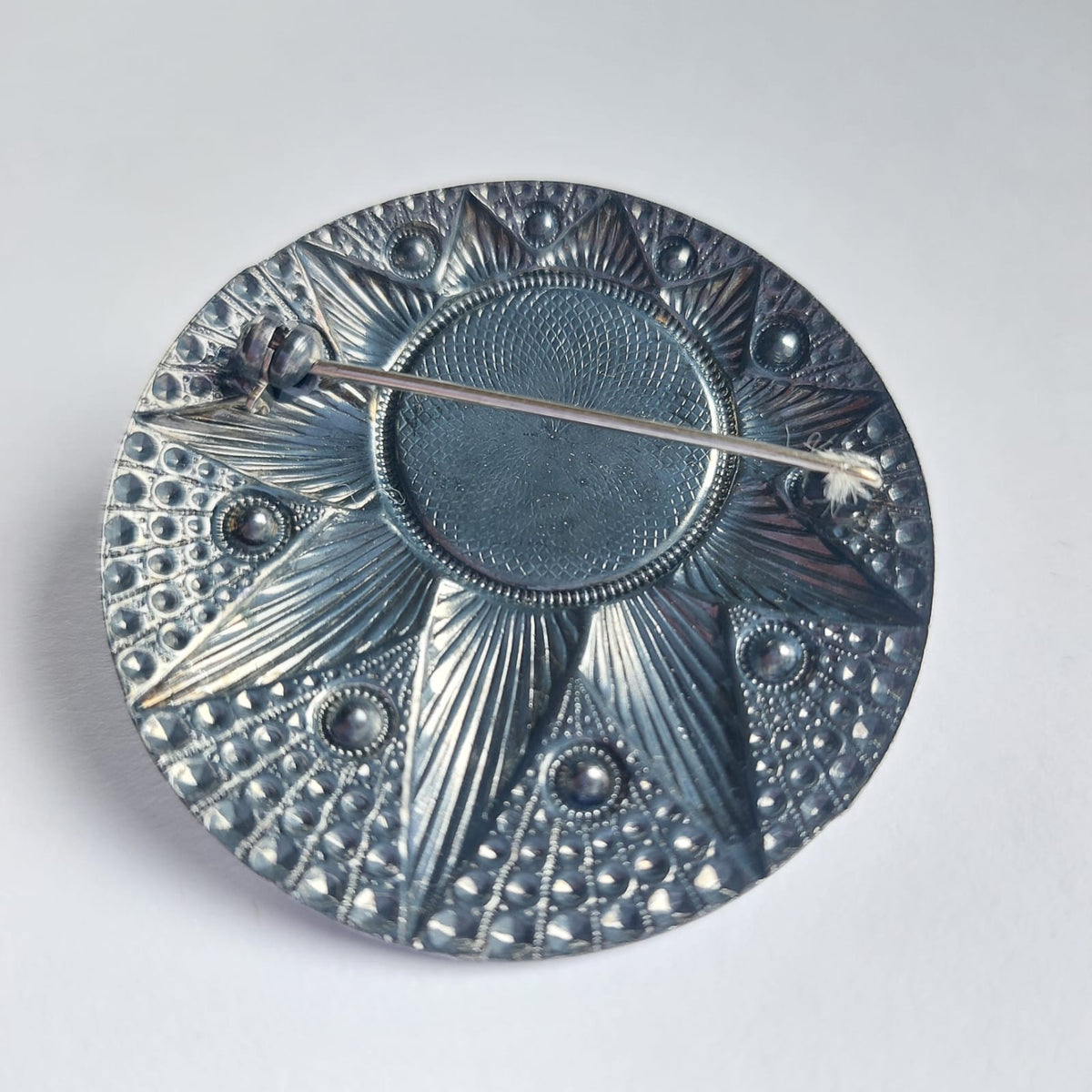 8054 Vintage Brosche mit Swarovski-Kristallen oder Perlen 46mm