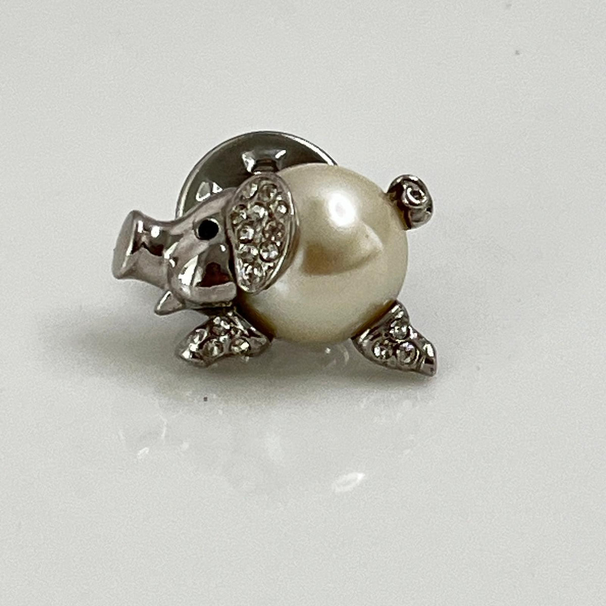 8960 Vintage Brosche made with Swarovski Kristallen