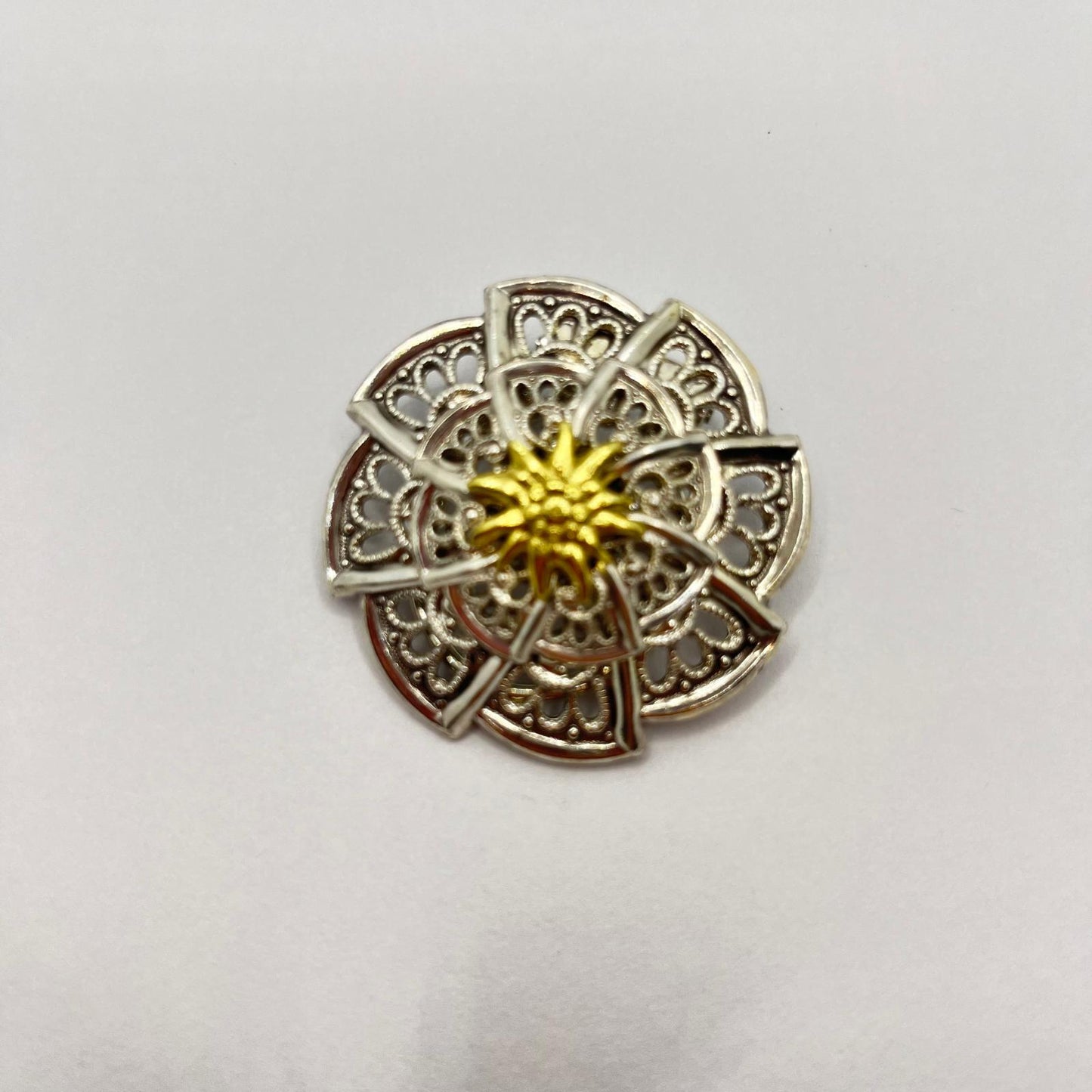2407 Vintage Trachten Edelweiß Schalhalter 40mm