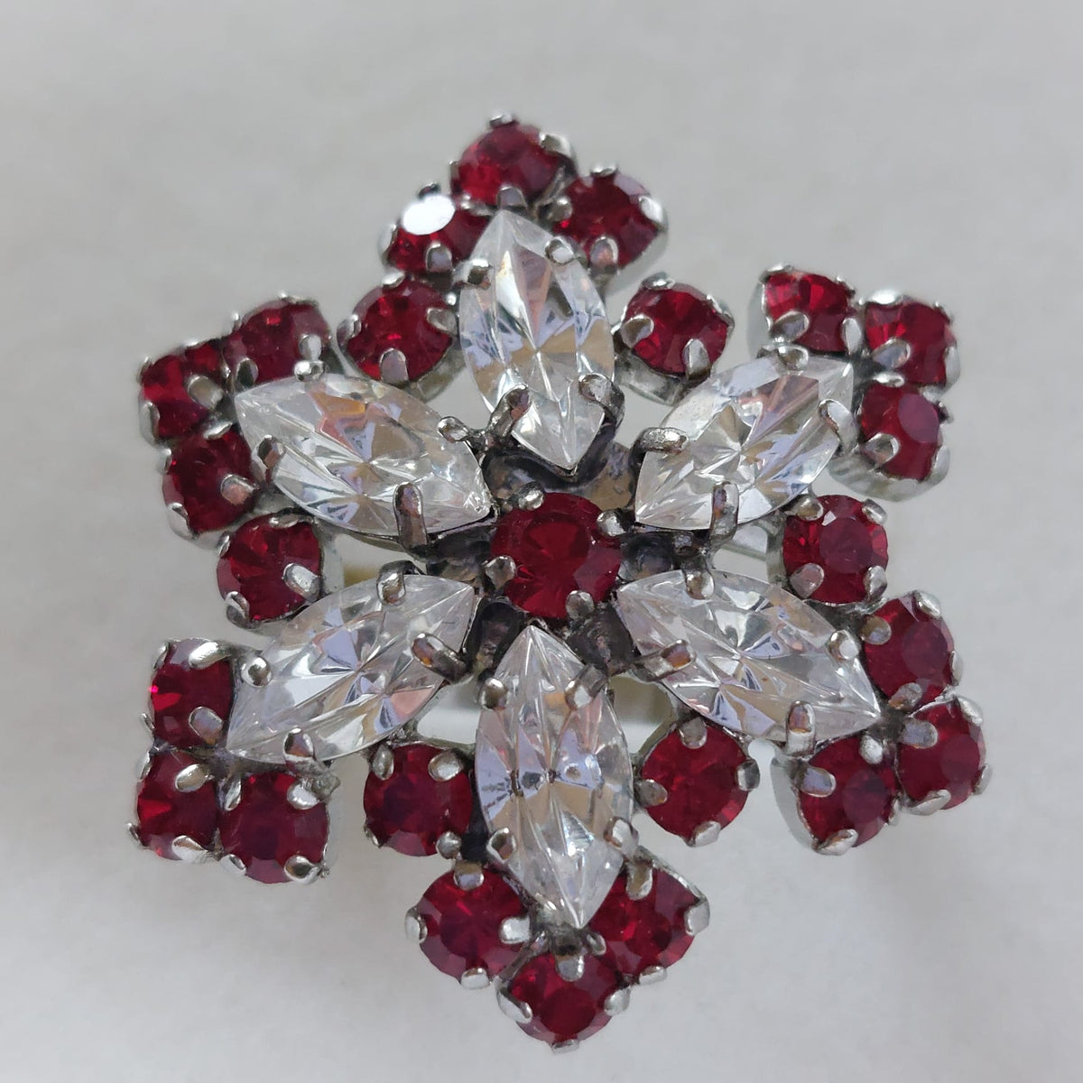 9802 Vintage Ring made with Swarovski Kristallen 27mm