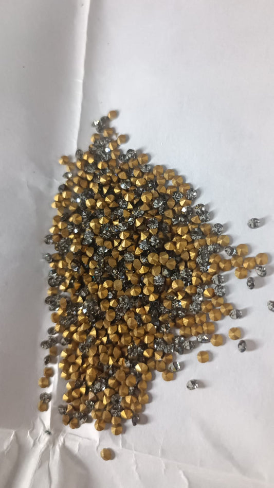 Swarovski® Chaton Vintage Black Diamond Gold Foiled PP21