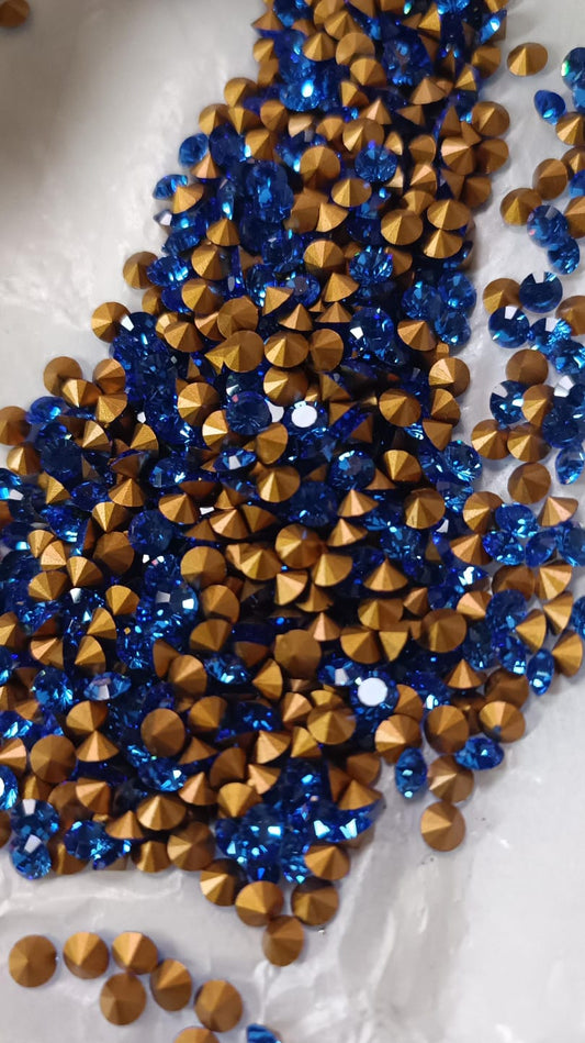 Swarovski® Chaton Vintage Sapphire Gold Foiled SS18