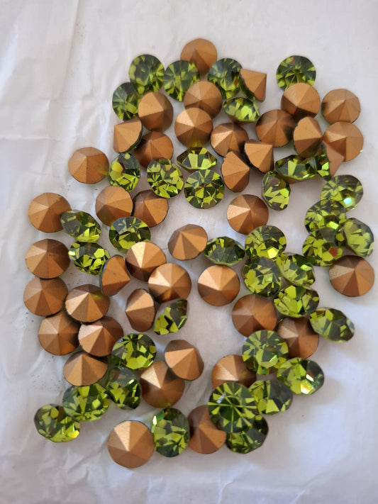 Swarovski® Chaton Vintage Olivine Gold Foiled SS39