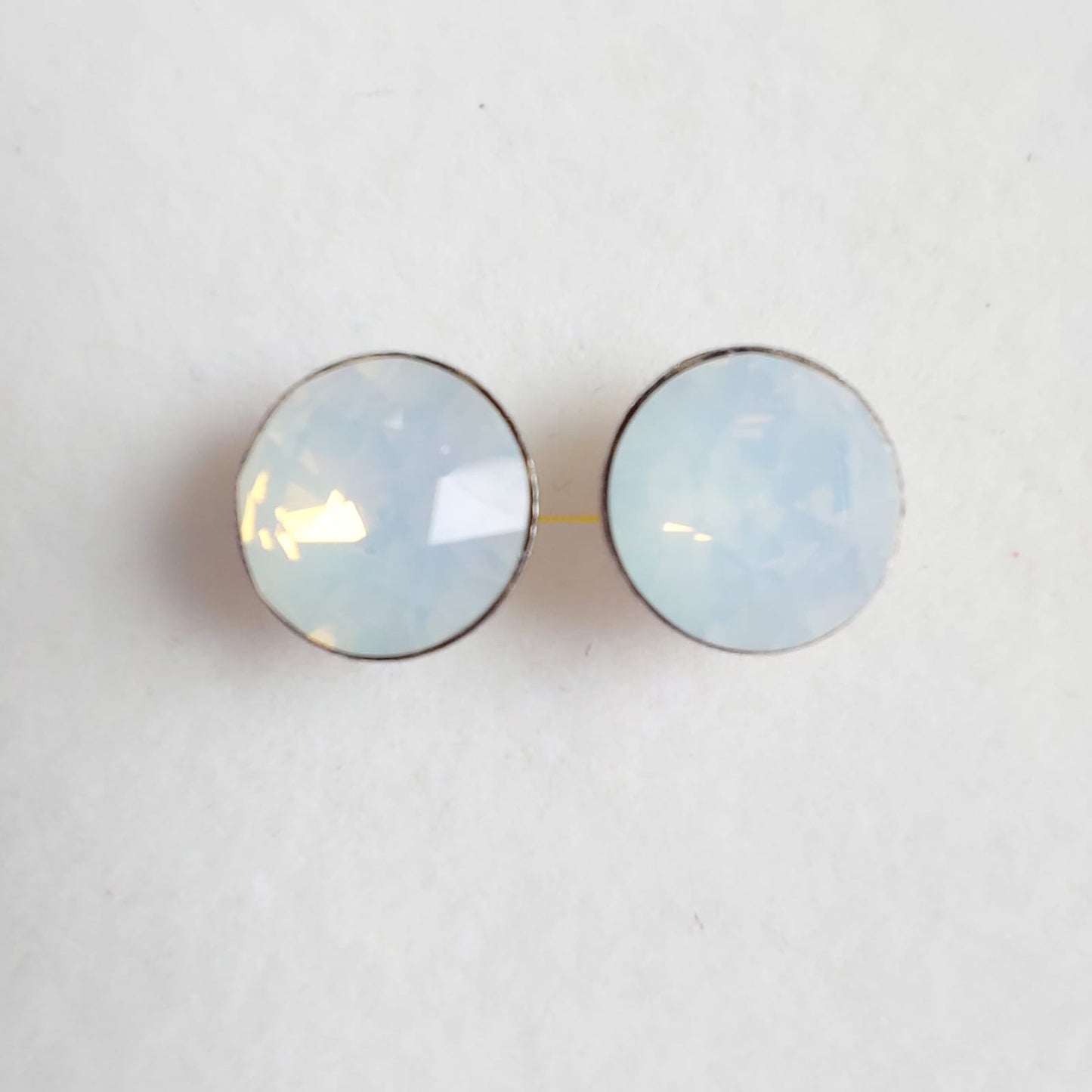 3676 Vintage Ohrringe mit Swarovski Kristallen 9mm