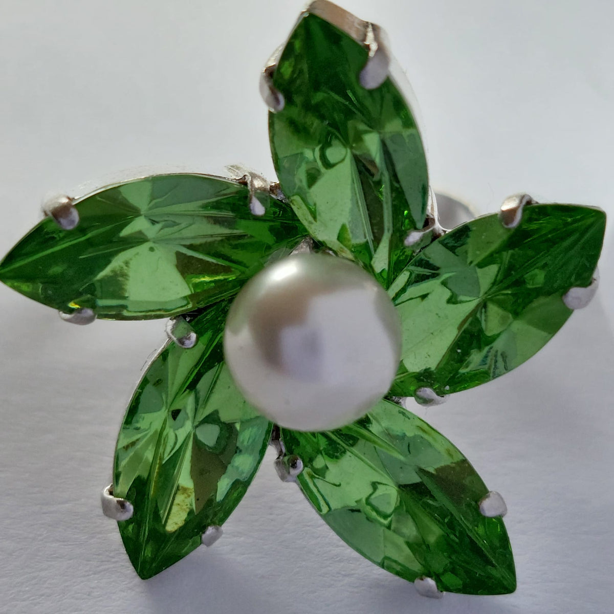 9841 Vintage Ring made with Swarovski Kristallen 30mm