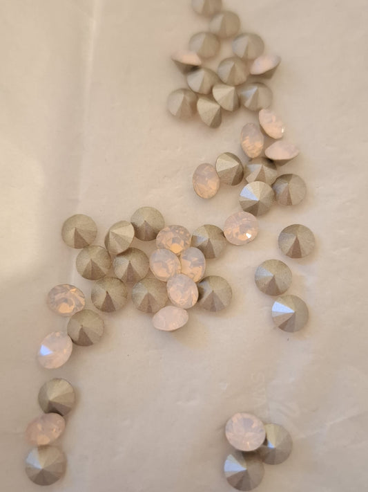 Swarovski® Chaton Rose Water Opal SS29
