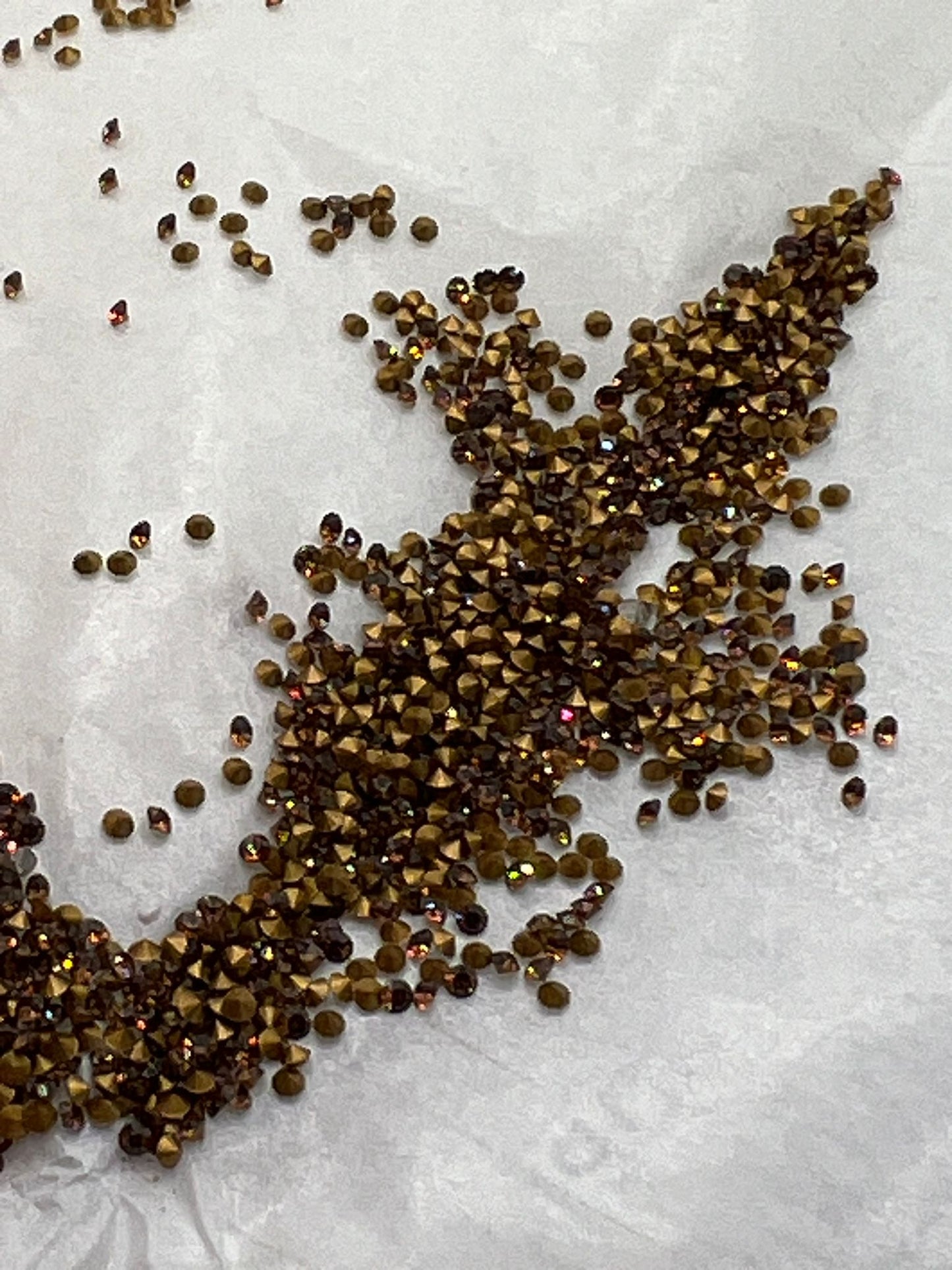 Swarovski® Chaton Vintage Smoked Topaz Gold Foiled PP7