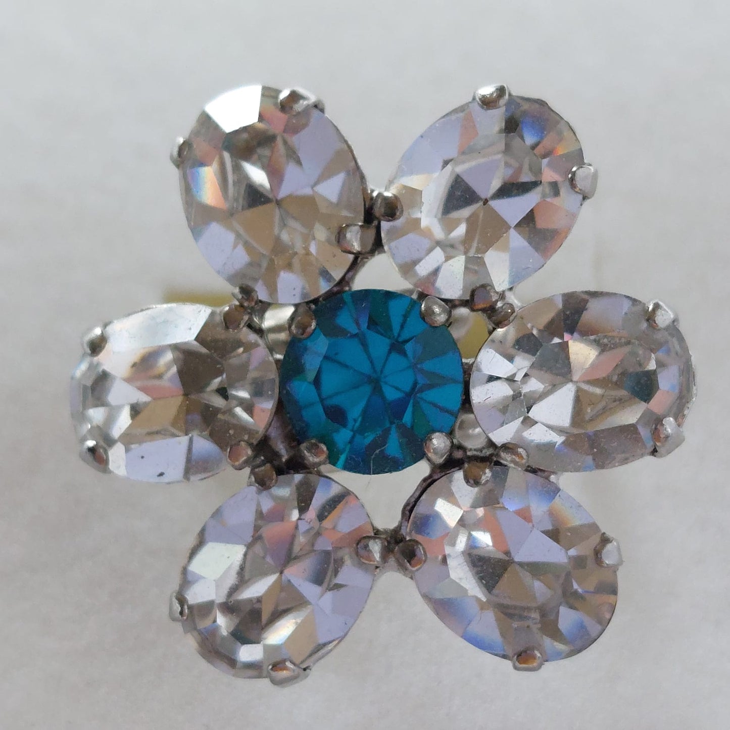 9824 Vintage Ring made with Swarovski Kristallen 28mm