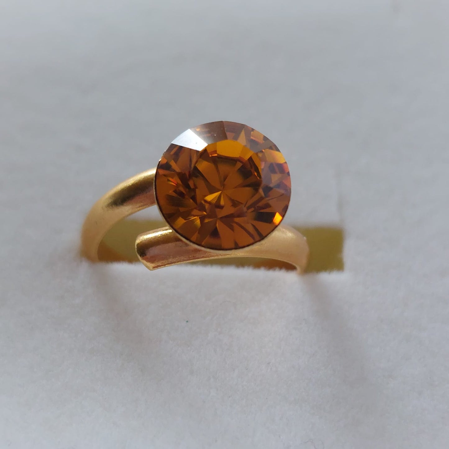 9794 Vintage Ring made with Swarovski Kristallen 8mm